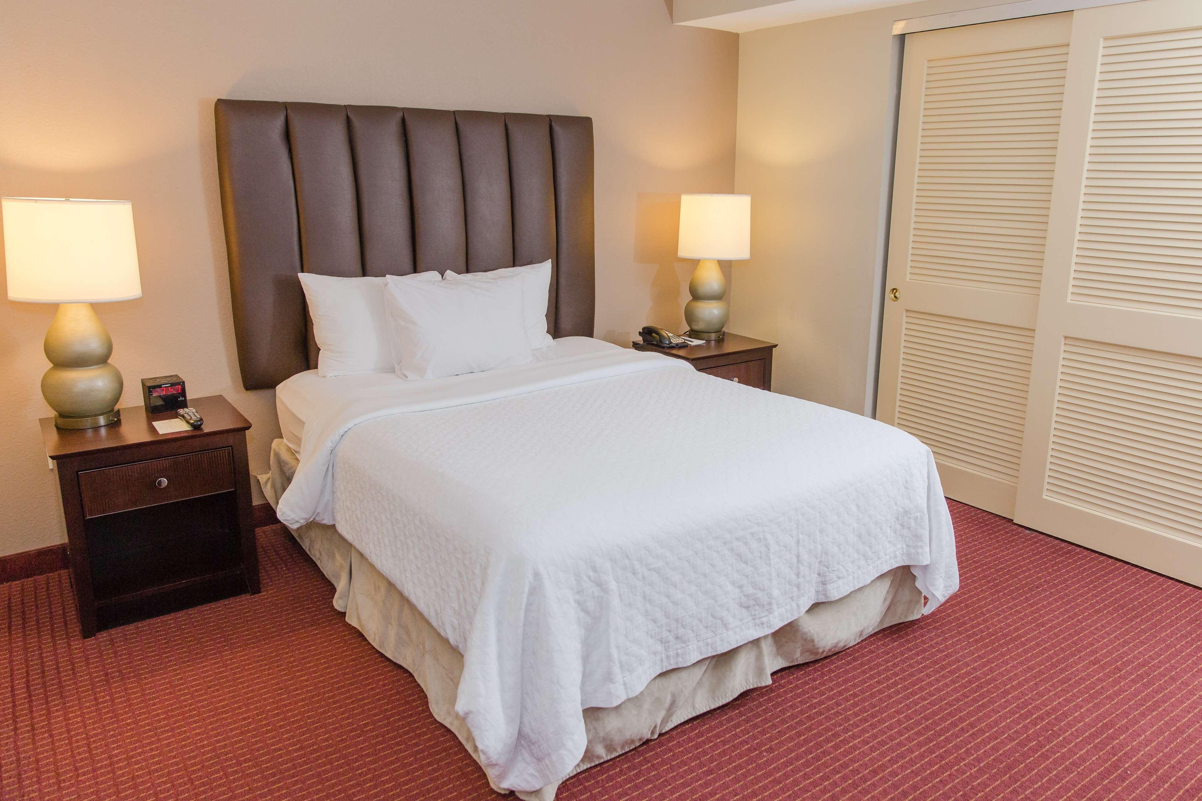 2 Bedrooms, Suite