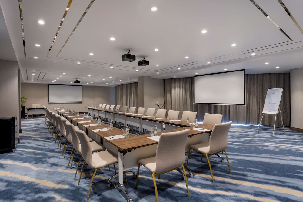 Radisson Dubai Damac Hills 35/47