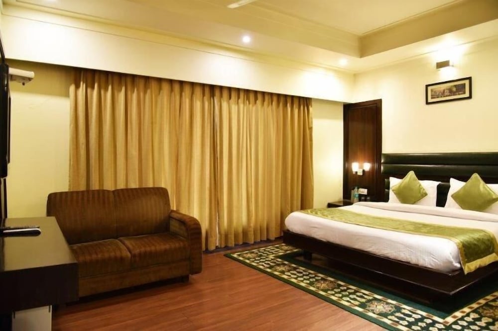 Indraprastha Resort Dalhousie 9/50