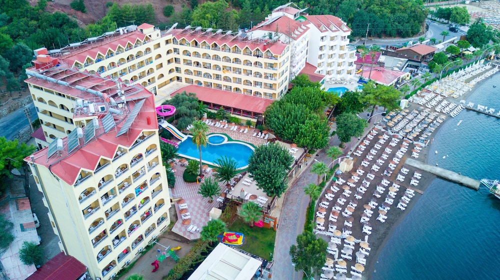 Golmar Beach Hotel 8/73