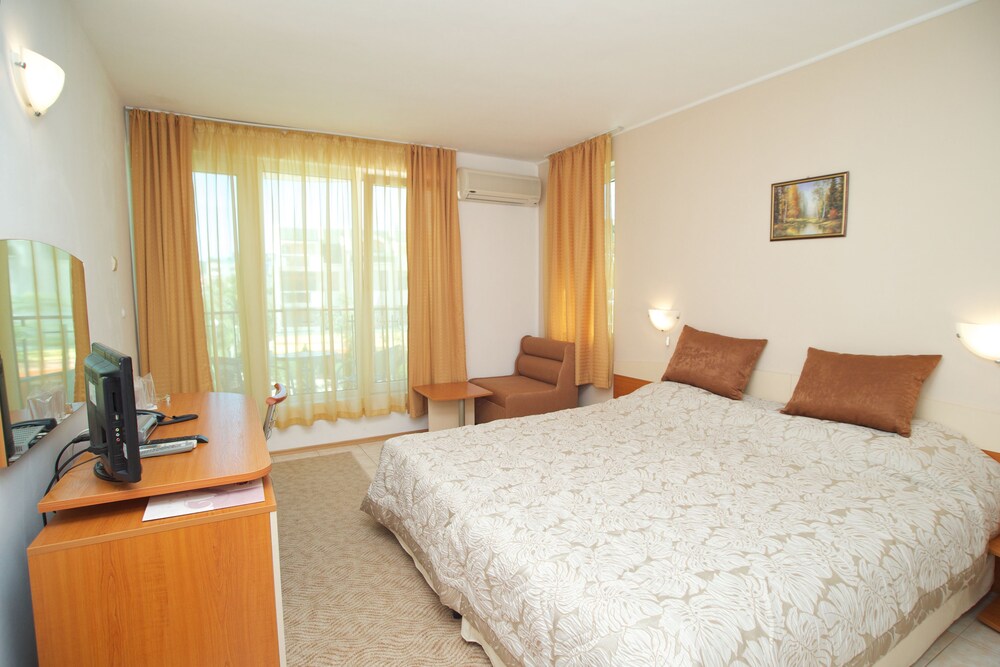 FAMILY HOTEL VENERA 15/48