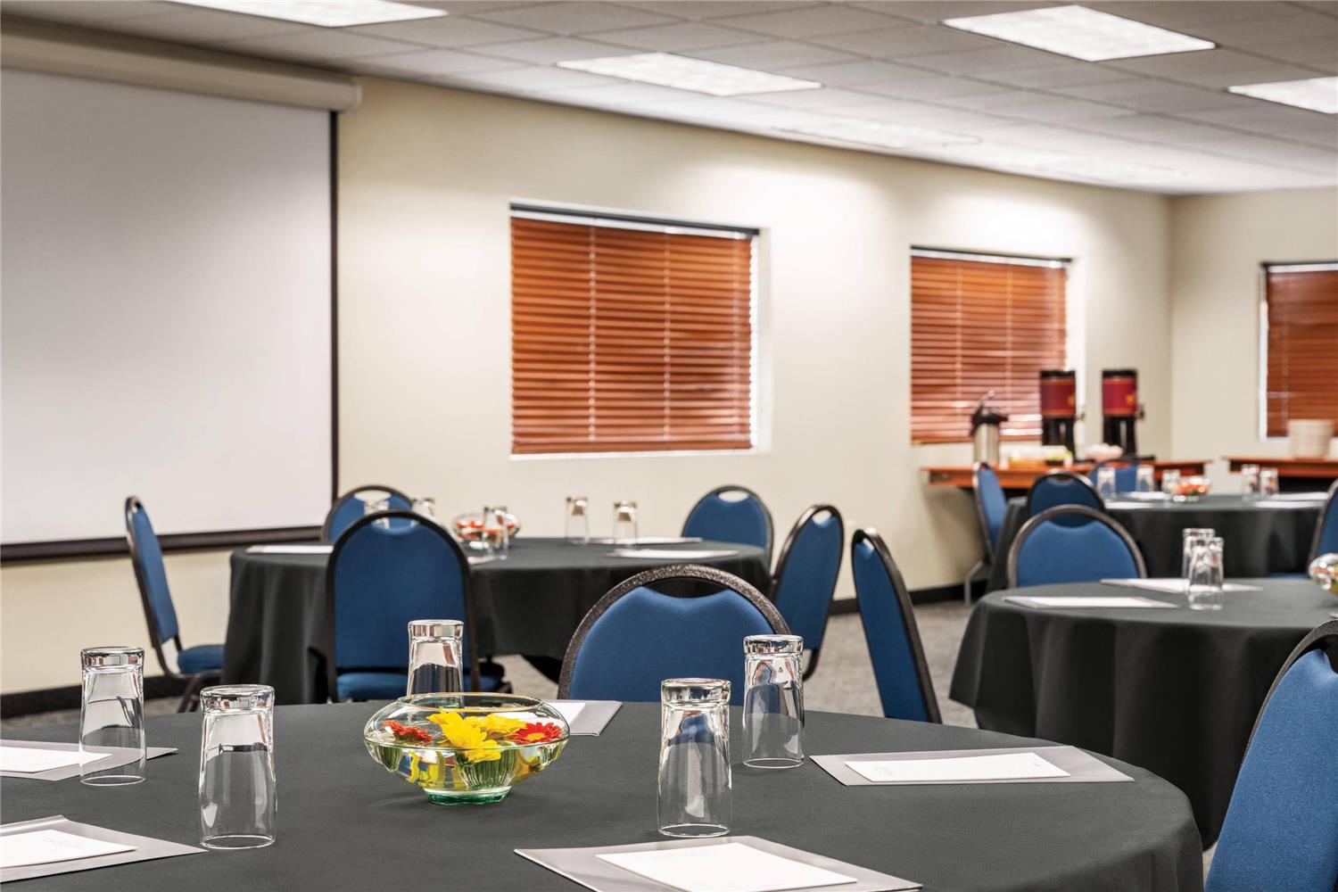 Radisson Hotel Portland Airport 34/51