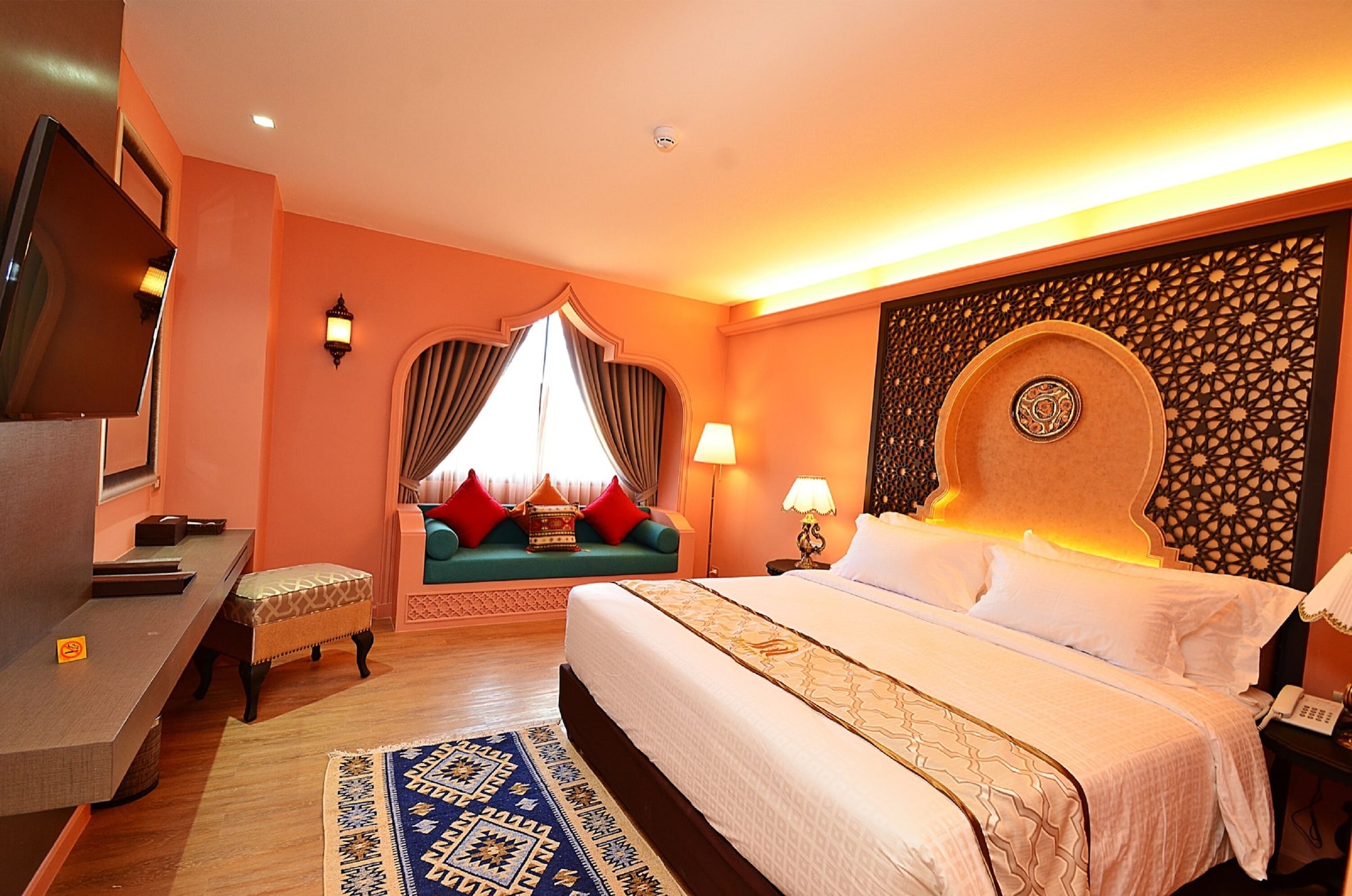 AMMAN, DELUXE, DOUBLE BED