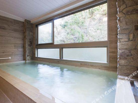 Kitashirakawa Natural Radium Onsen 10/17