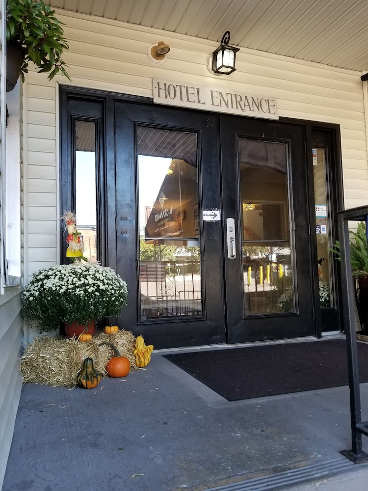 MainStay Inn 27/46