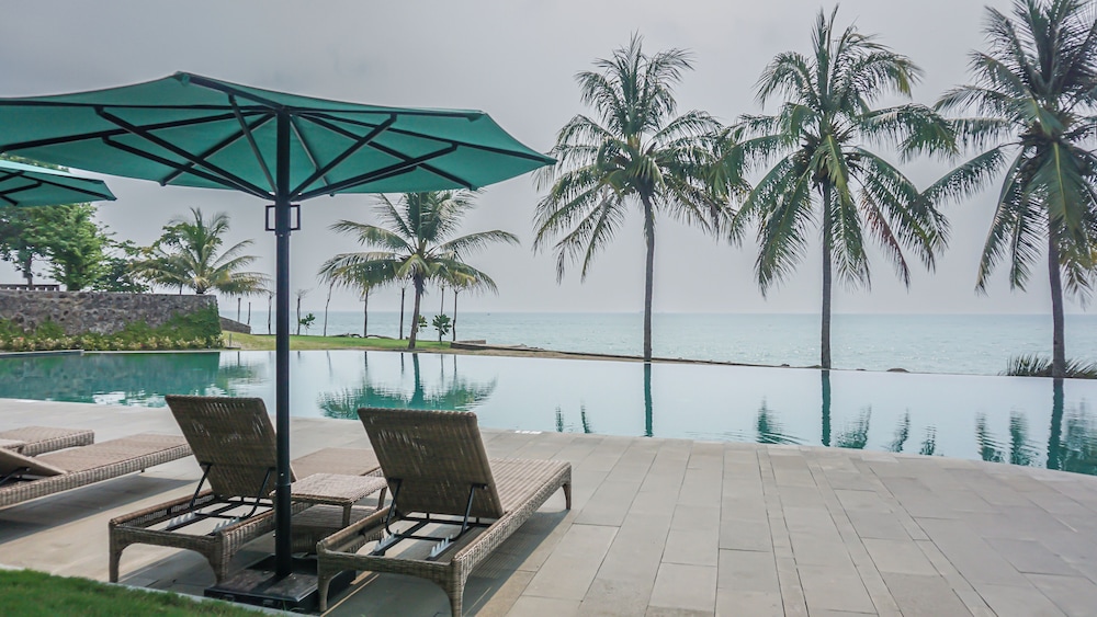 MaxOneHotels.com at Anyer 35/42