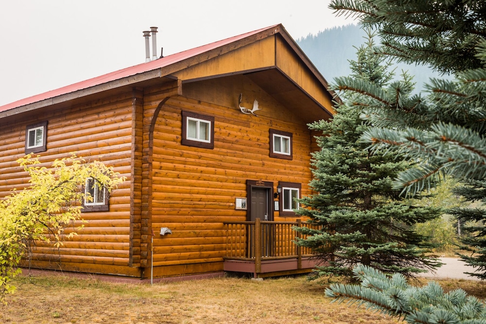 Glacier House Resort 7/36