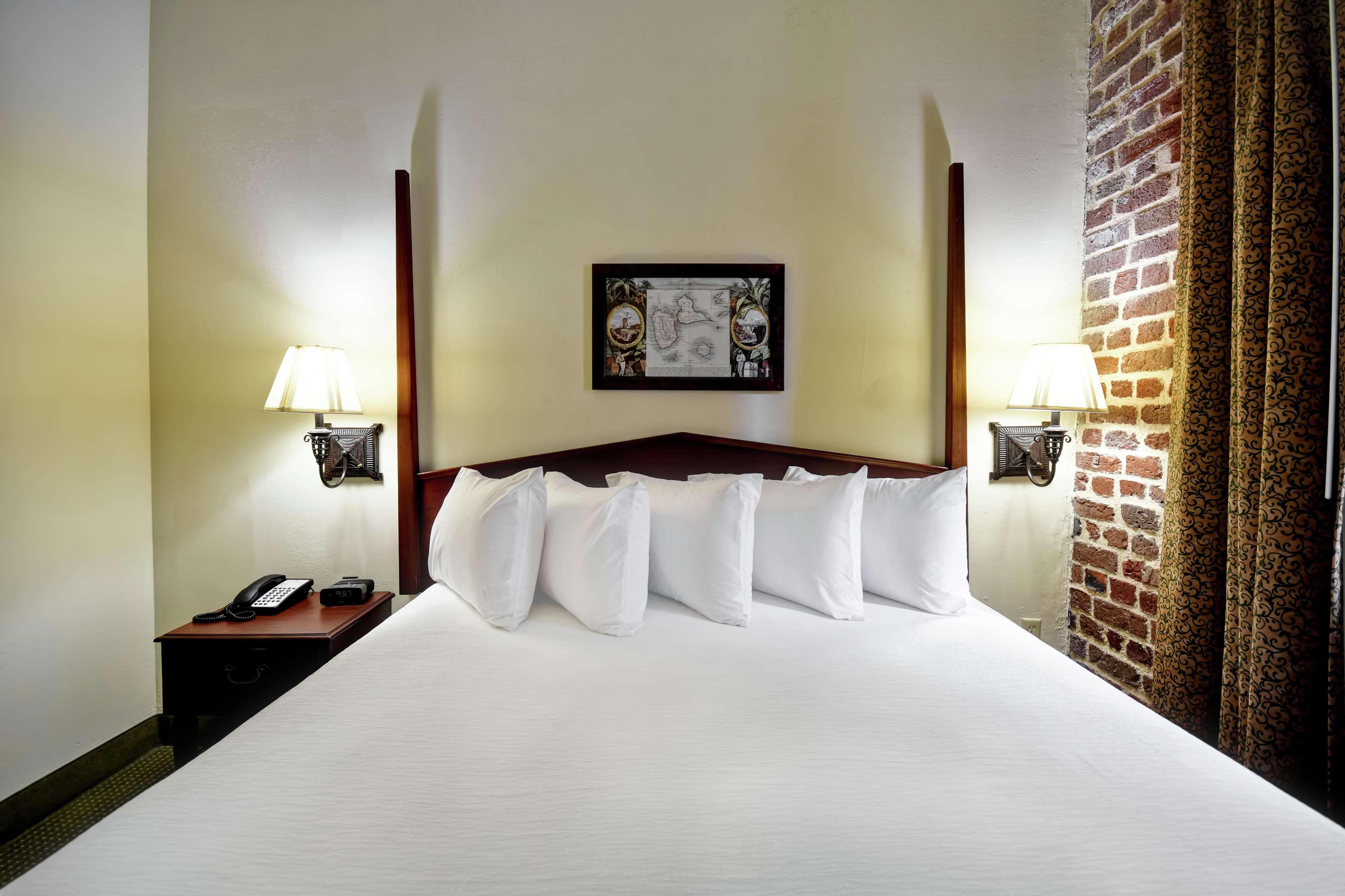 2 Room Suite-1 King Bed-Nonsmoking