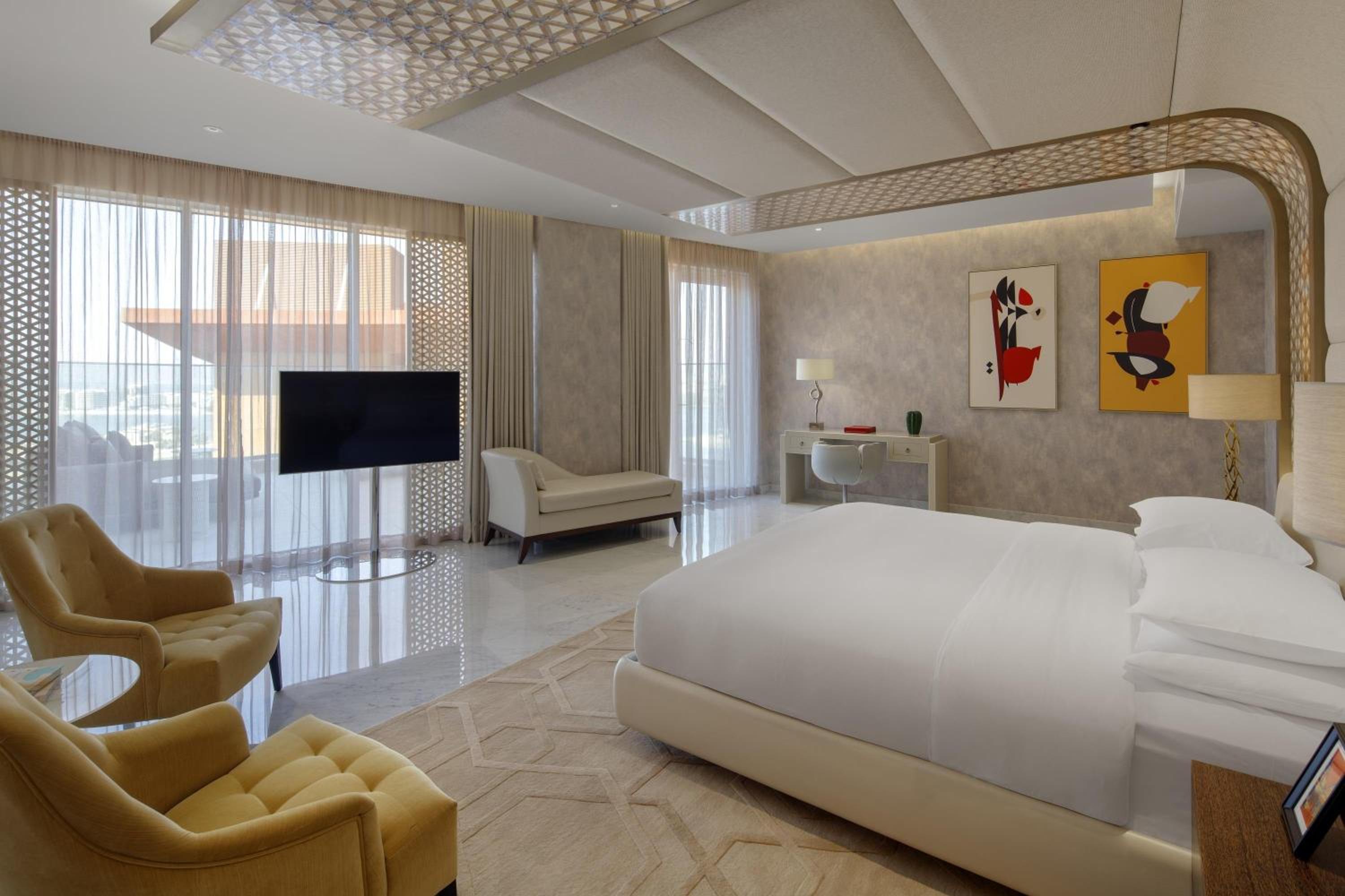 2 Bedrooms, Royal, Vip, Luxury, Suite, Hot Tub، Andaz Dubai The Palm by Hyatt 6/8