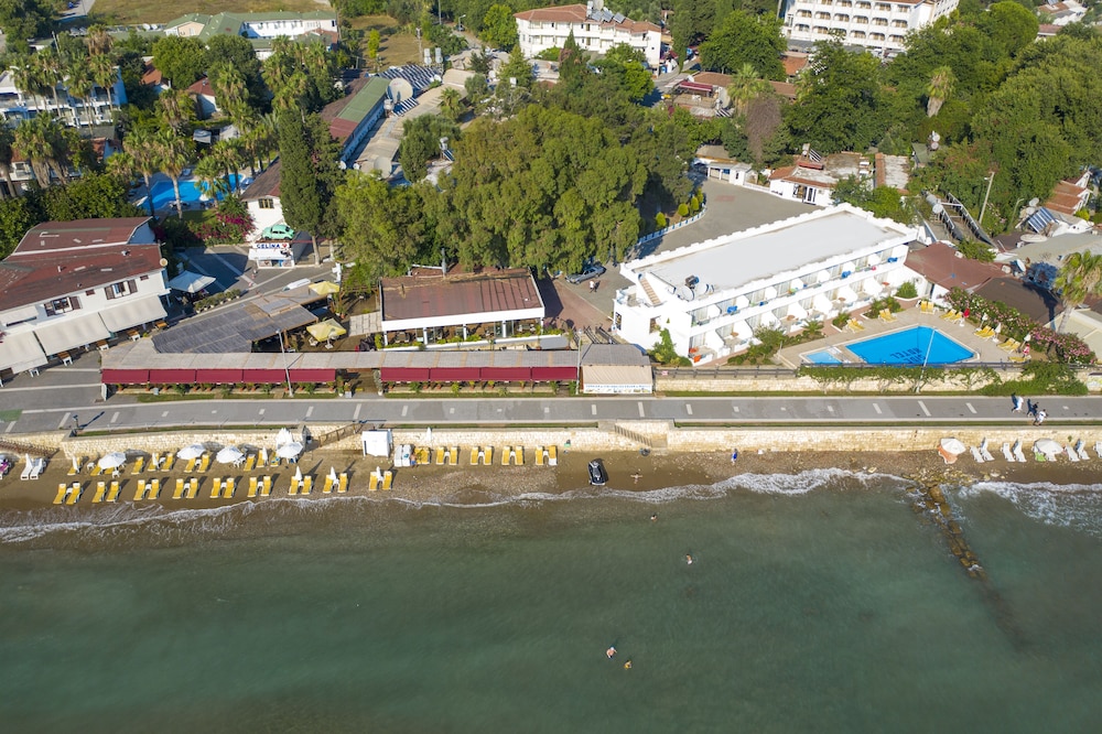 SIDE BEACH CLUB 31/33