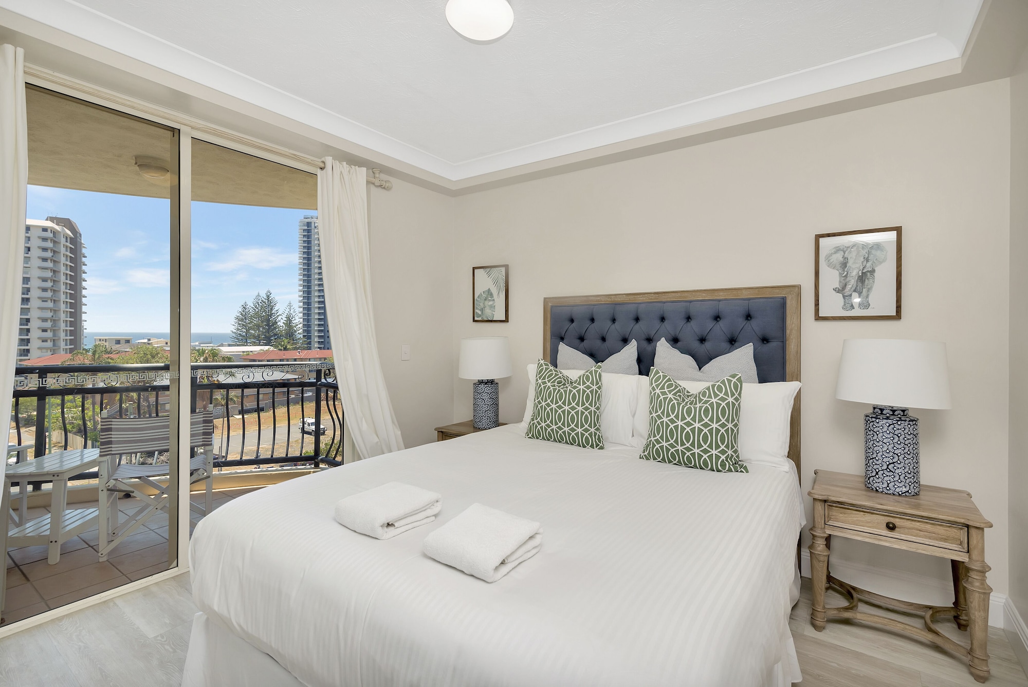 2 BEDROOMS, DELUXE, APARTMENT