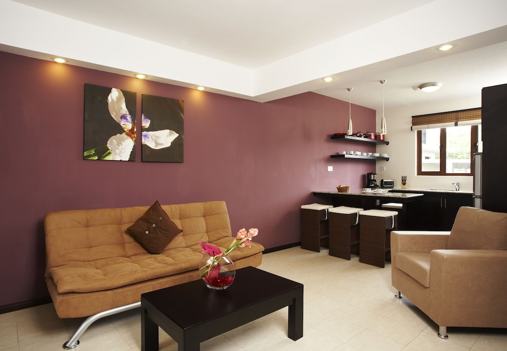 Grand Bay Suites 42/65