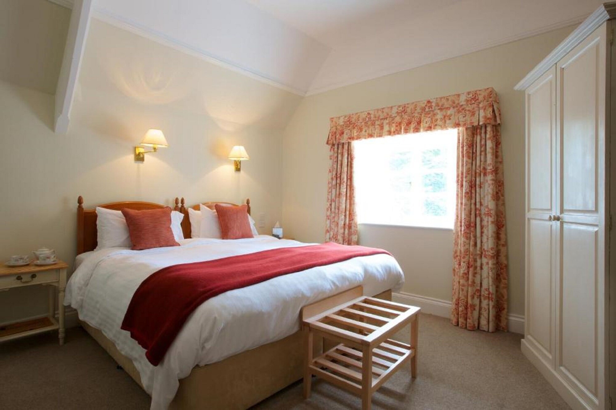 Manor, Deluxe, Double Bed، The Mole Resort 2/4