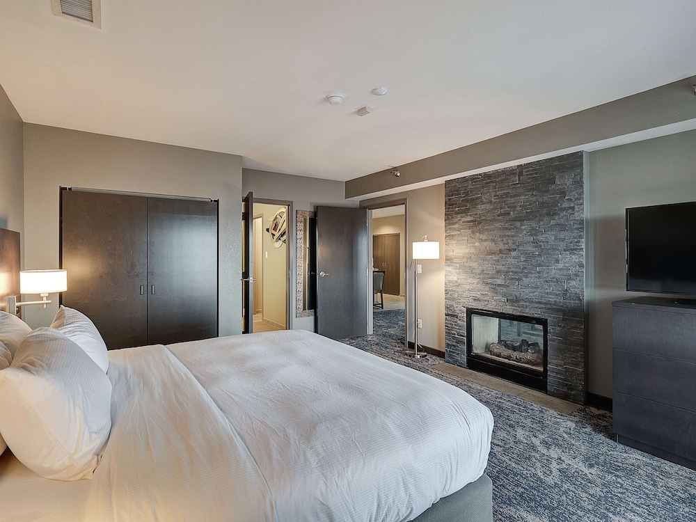 Doubletree By Hilton Bloomington 19/76