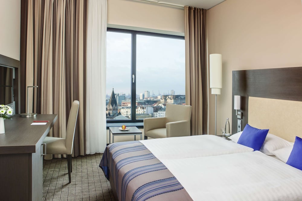 Intercityhotel Hamburg Dammtor 19/59
