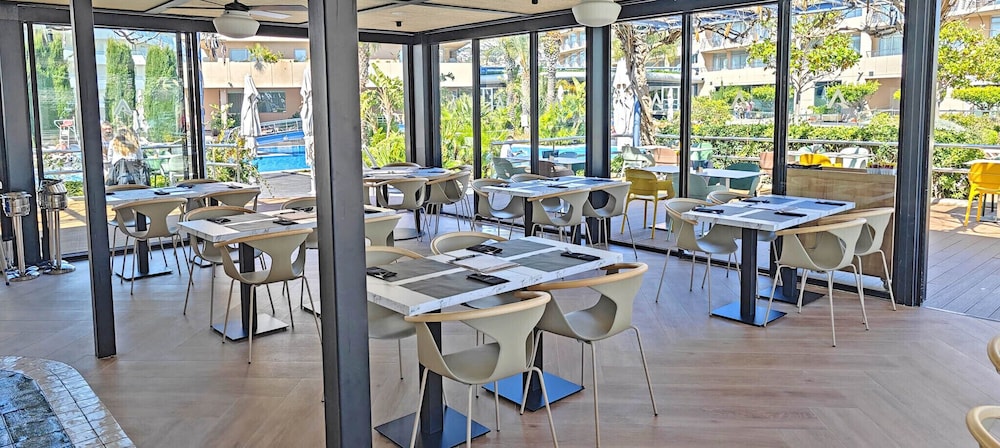 Aqua Hotel Onabrava 52/71
