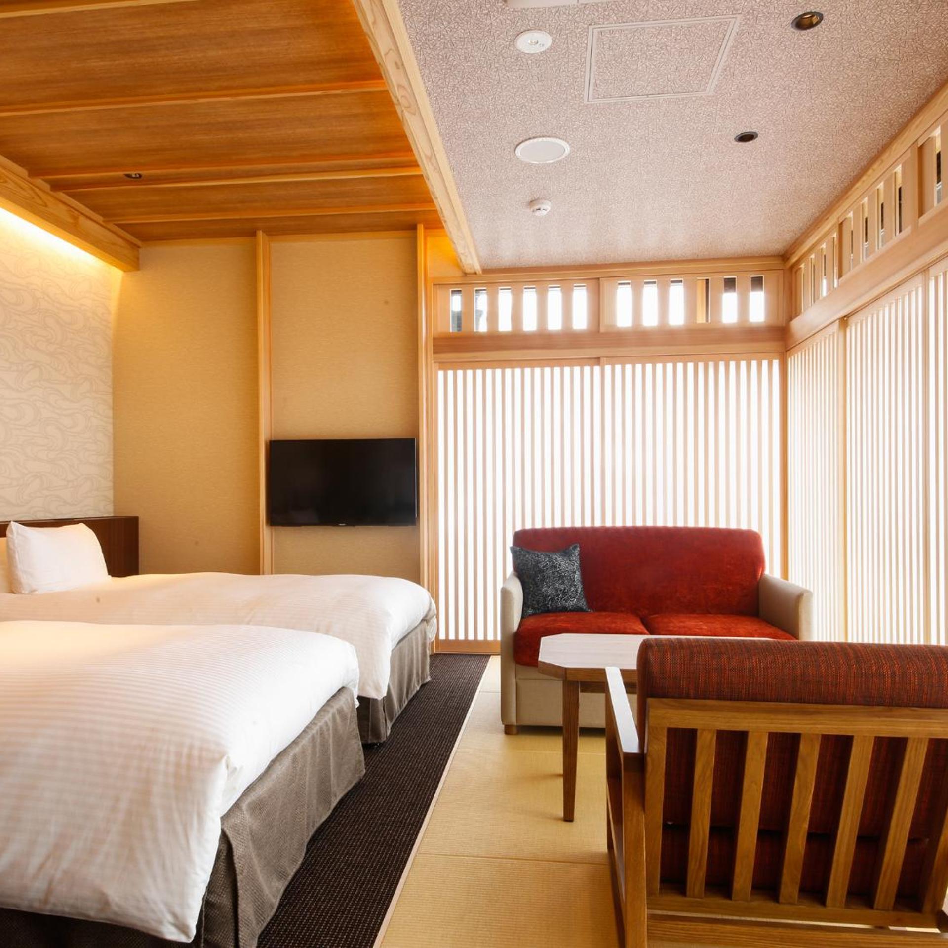 Moderate, Twin Beds, Corner