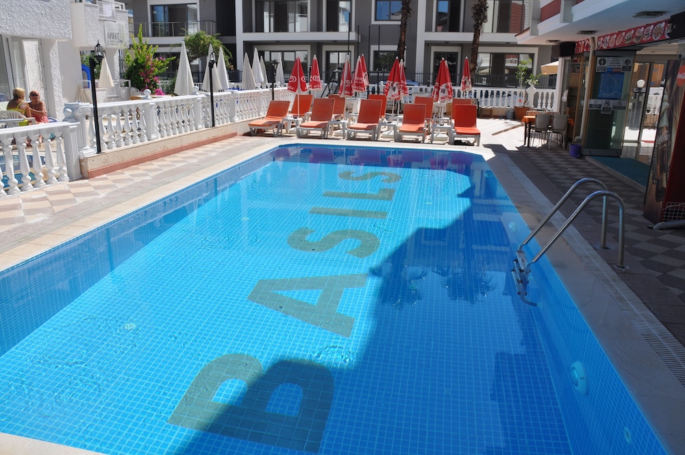 Basil's Apart Hotel 33/51