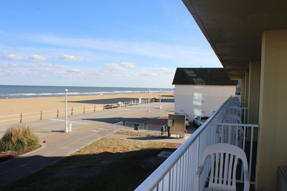Ocean Resort 18/36