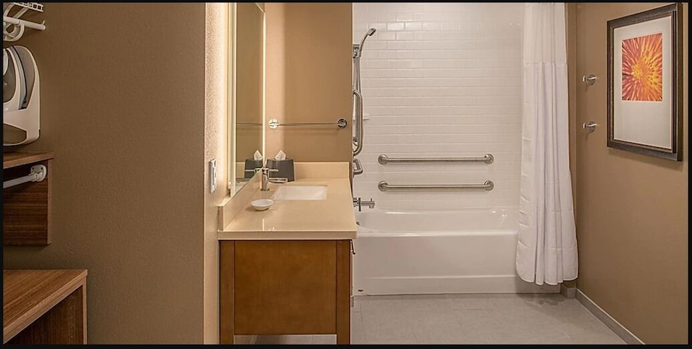 Staybridge Suites Hillsboro North 19/65