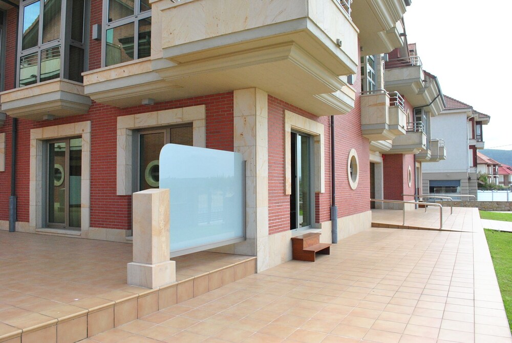 Maritimo Ris Hotel and Apartments 8/73