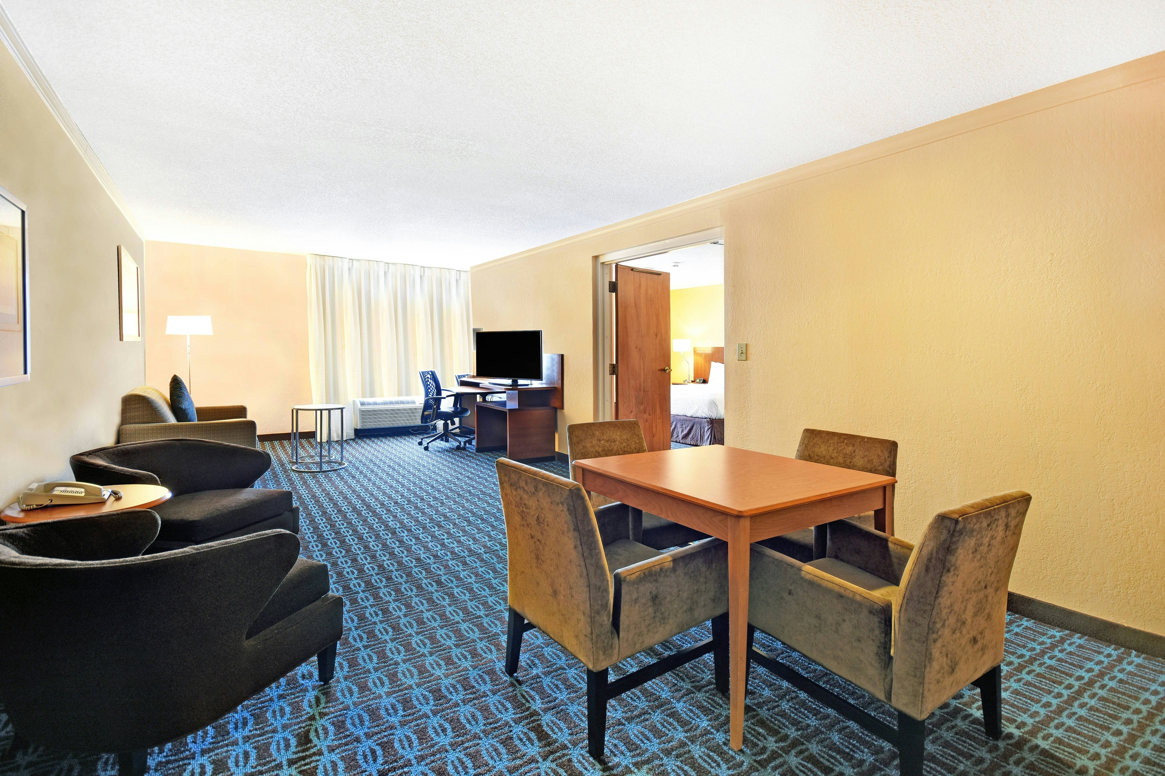 Fairfield Inn & Suites by Marriott Atlanta Vinings/Galleria 10/15