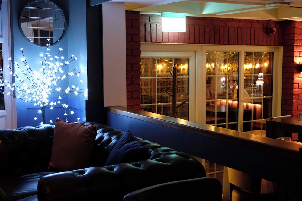 The Lawns Hotel 20/39
