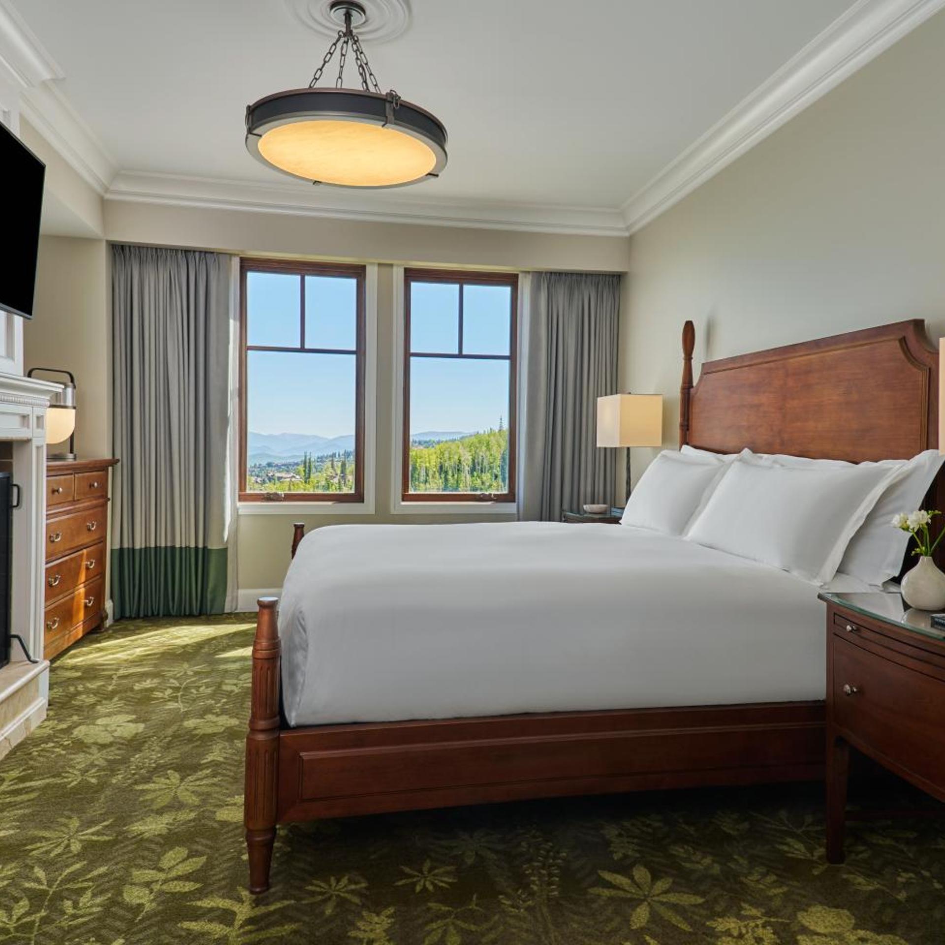 Suite, Peak View