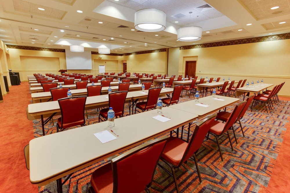 Druri Inn And Suites West Des Moines 40/45