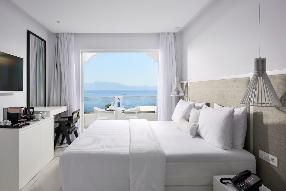 2 BEDROOMS, FAMILY SUITE, SEA VIEW