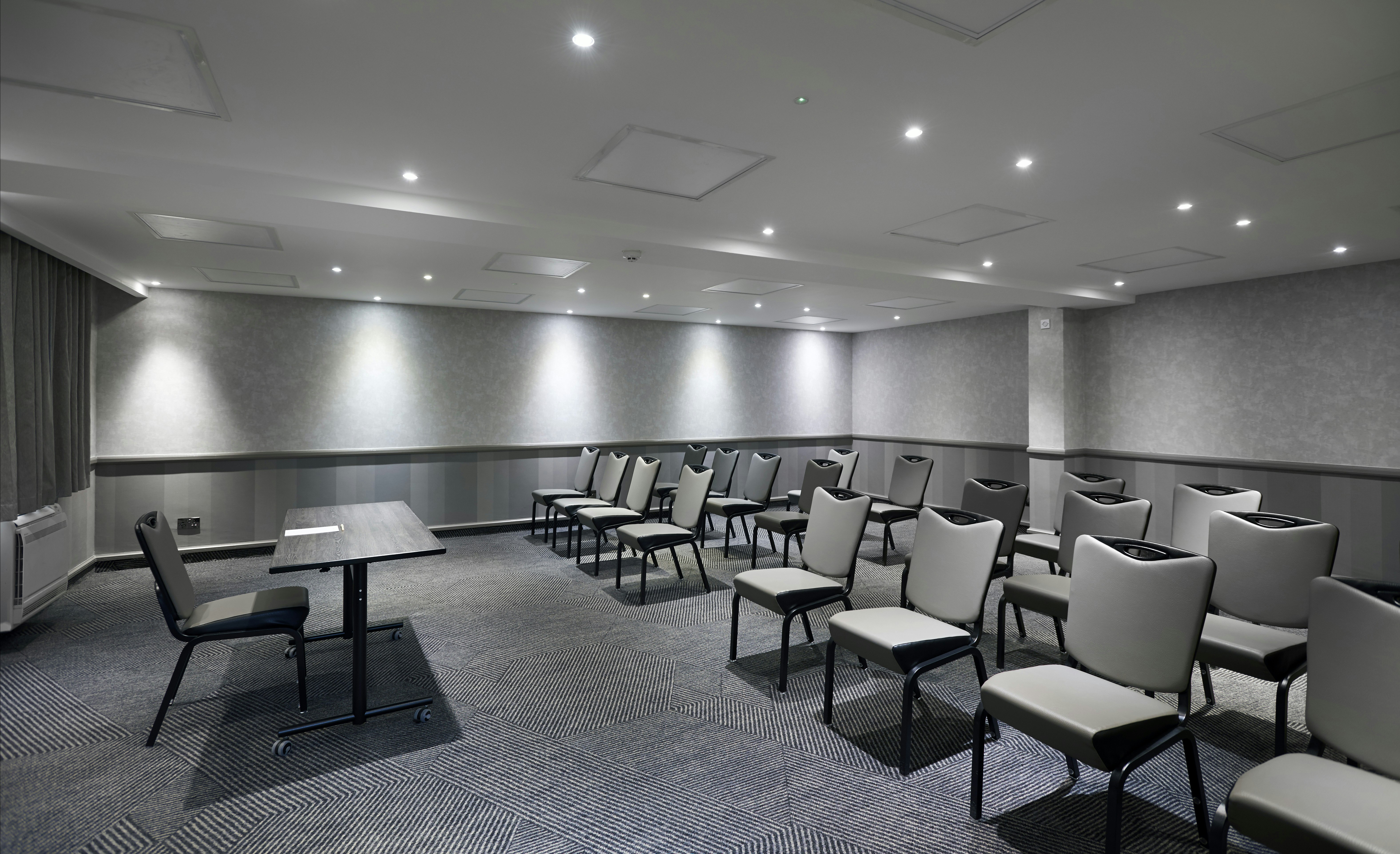 DOUBLETREE BY HILTON BRISTOL NORTH 42/47