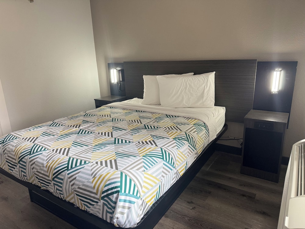 Motel6 Enfield, CT - Hartford 36/57