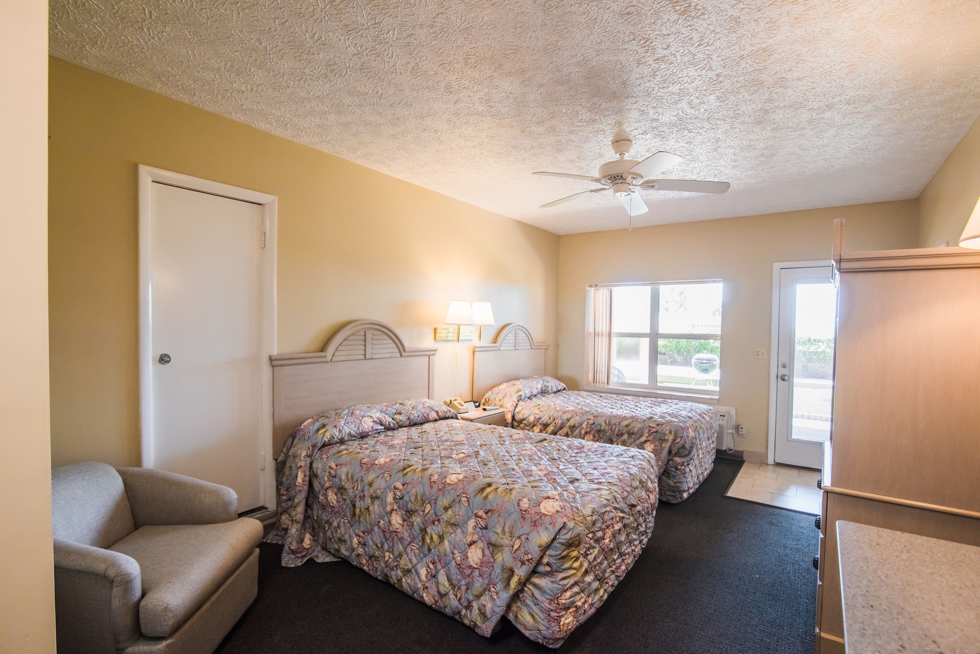 ROOM, DOUBLE BED, BEACH FRONT, RESORT VIEW