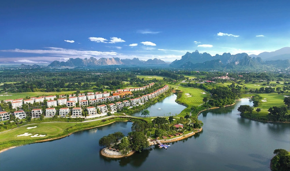 Wyndham Sky Lake Resort and Villas 47/50