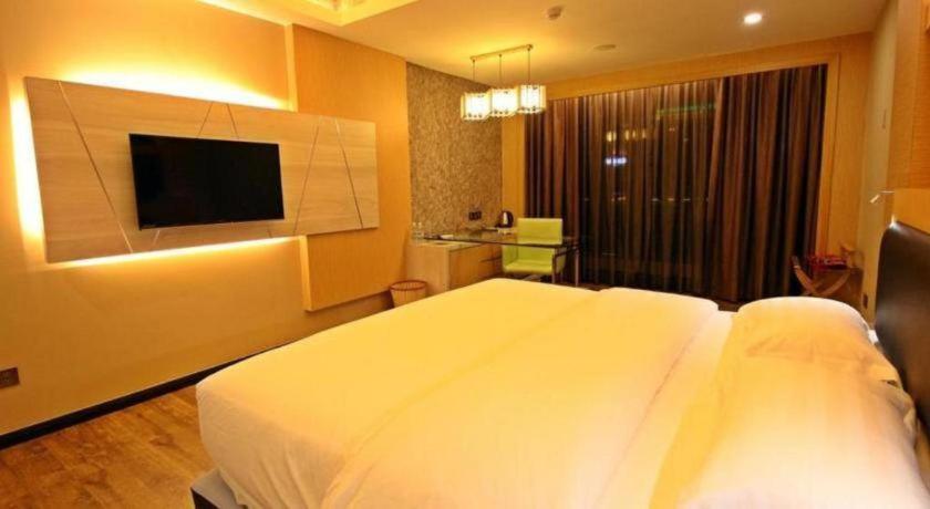 JC Mark Hotel 27/53
