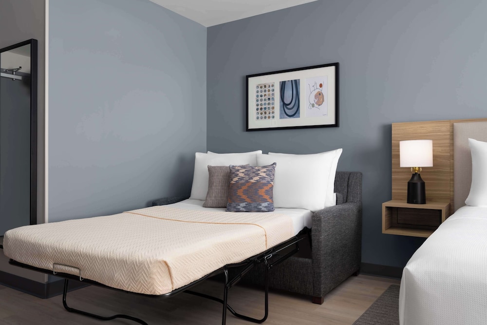Hyatt Studios Mobile / Tillmans Corner 19/50