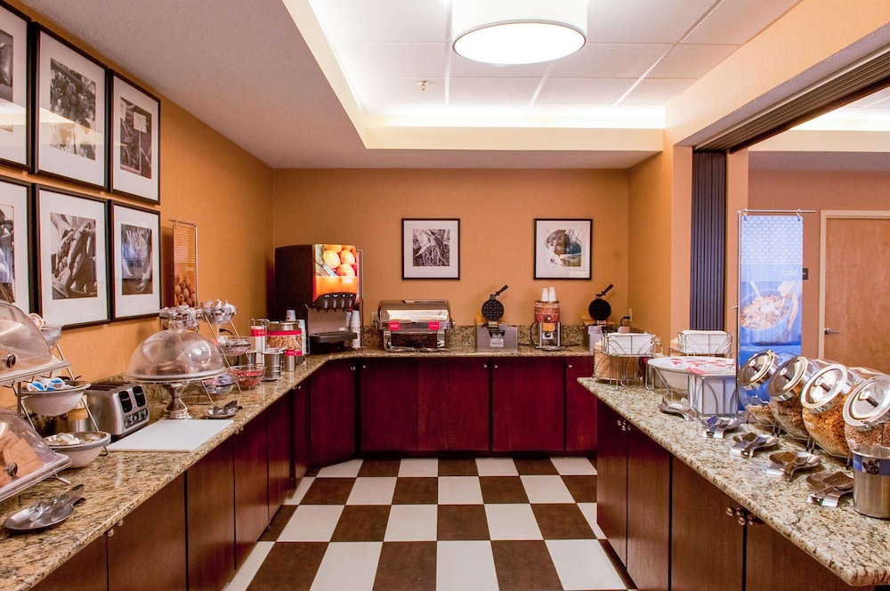 Hampton Inn Clarksville 41/60