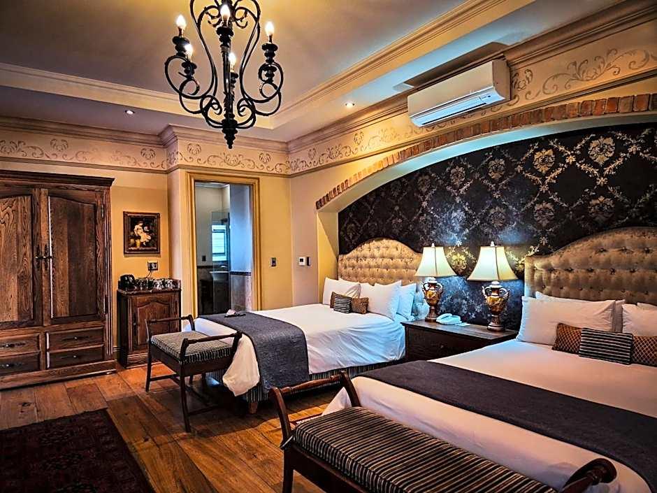 THREE RIVERS LODGE & VILLA ANNA SOPHIA 18/50