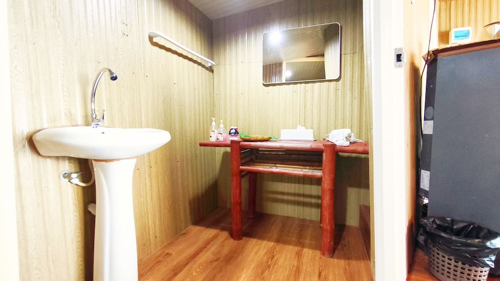 Paree Hut Resort Koh Sichang 40/43