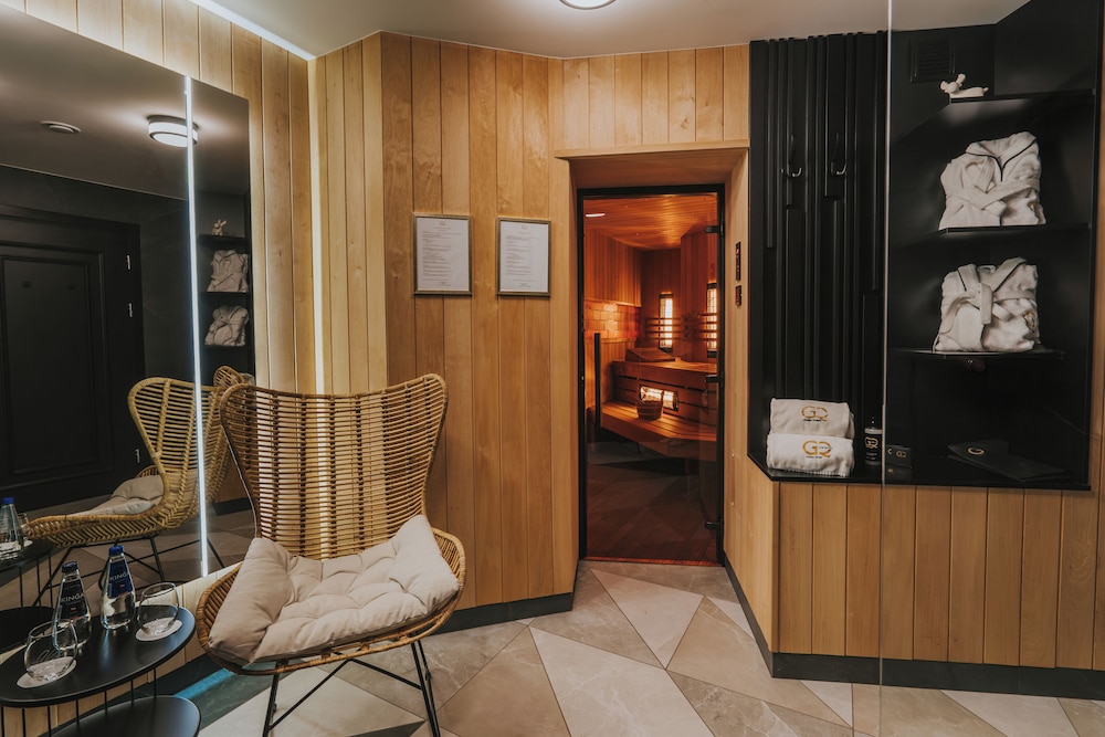 Hotel Golden Queen 26/50
