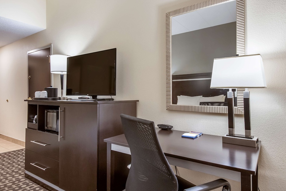 Hampton Inn Columbus West 34/45