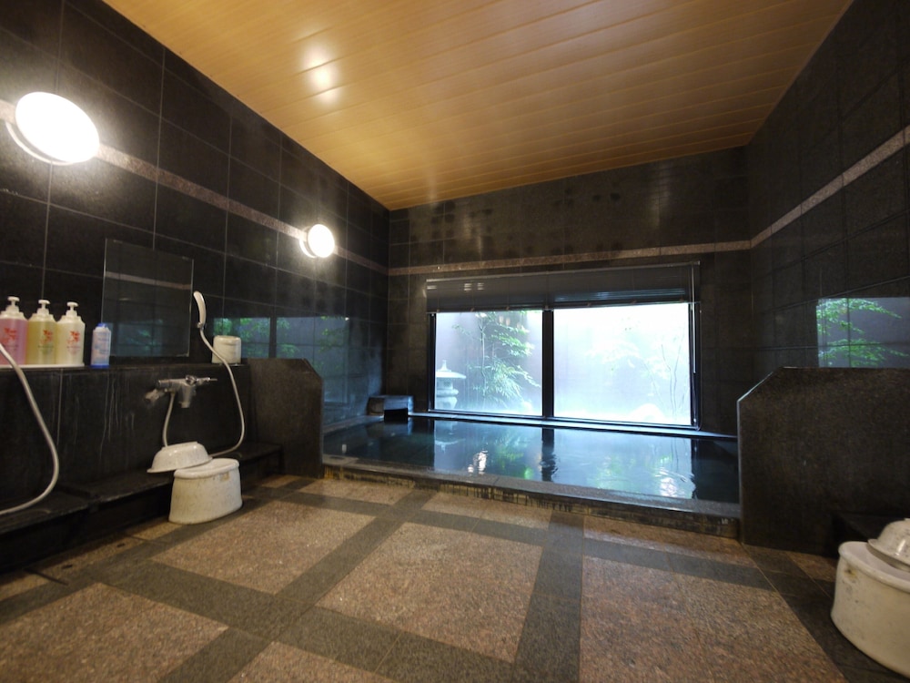 Hotel Route-Inn Kitakyushu-Wakamatsu Ekihigashi 21/25