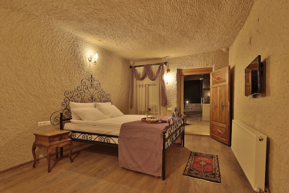 Jacob's Cave Suites 13/100