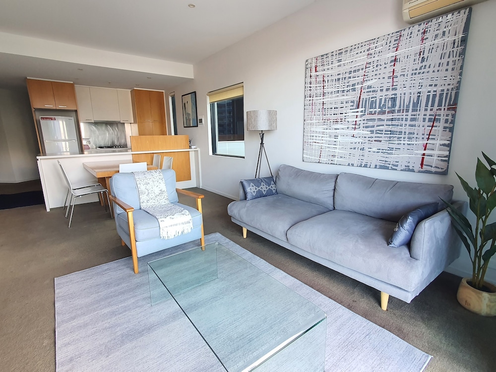 Harbour Escape Apartments 27/49