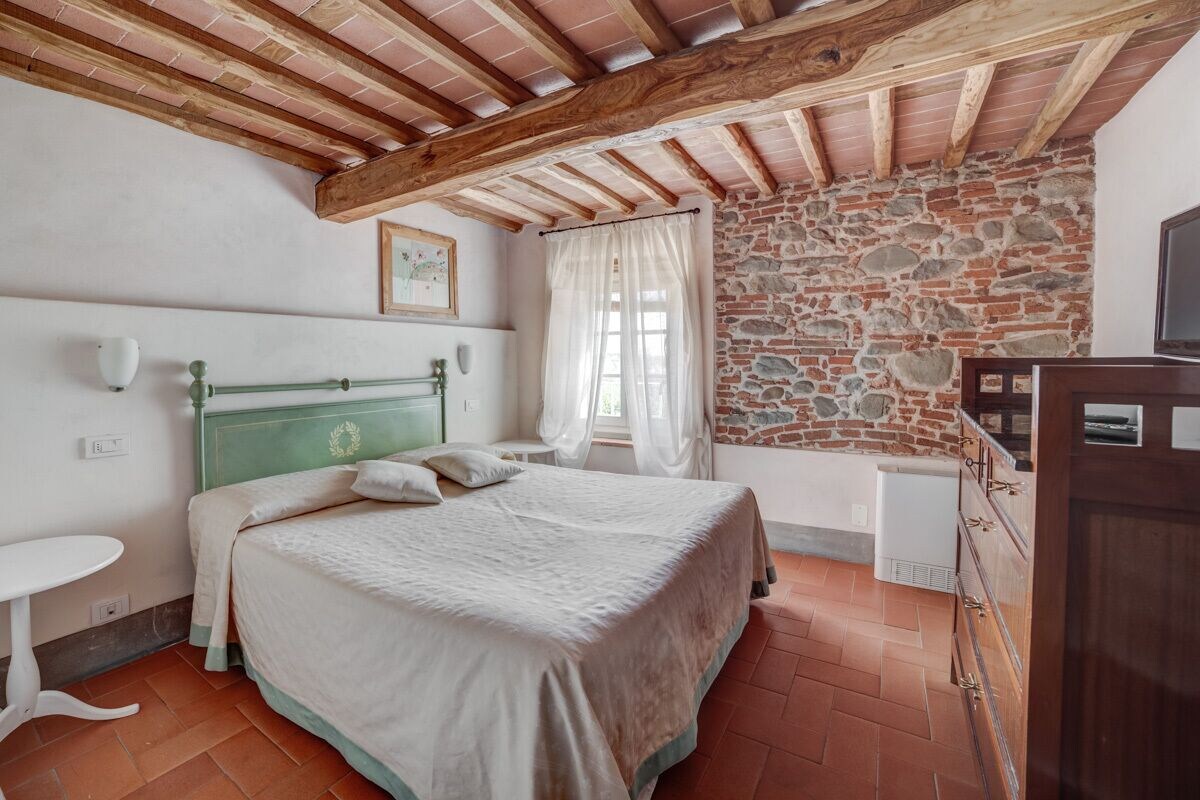 CLASSIC, SINGLE, DOUBLE BED