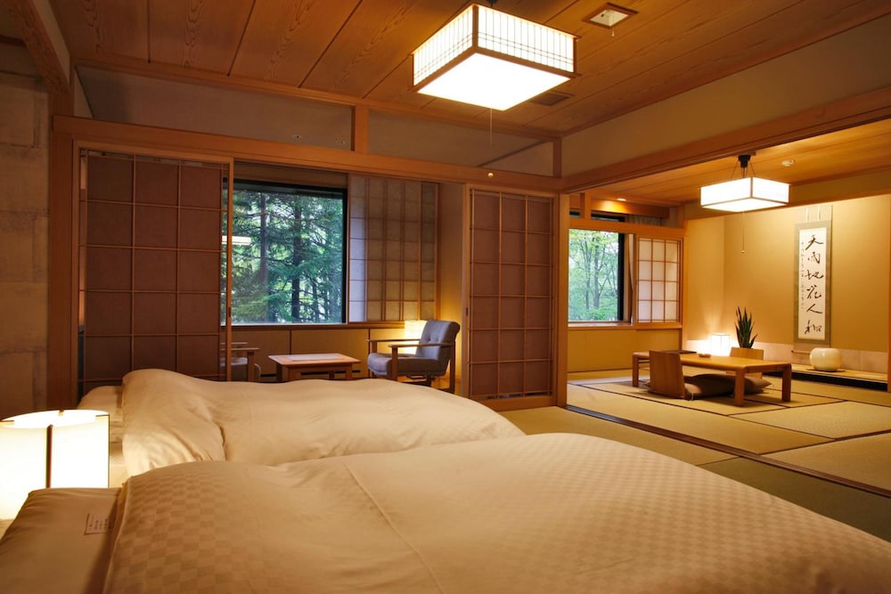 DELUXE, TWIN BEDS, PRIVATE HOT SPRING BATH, BATHTUB