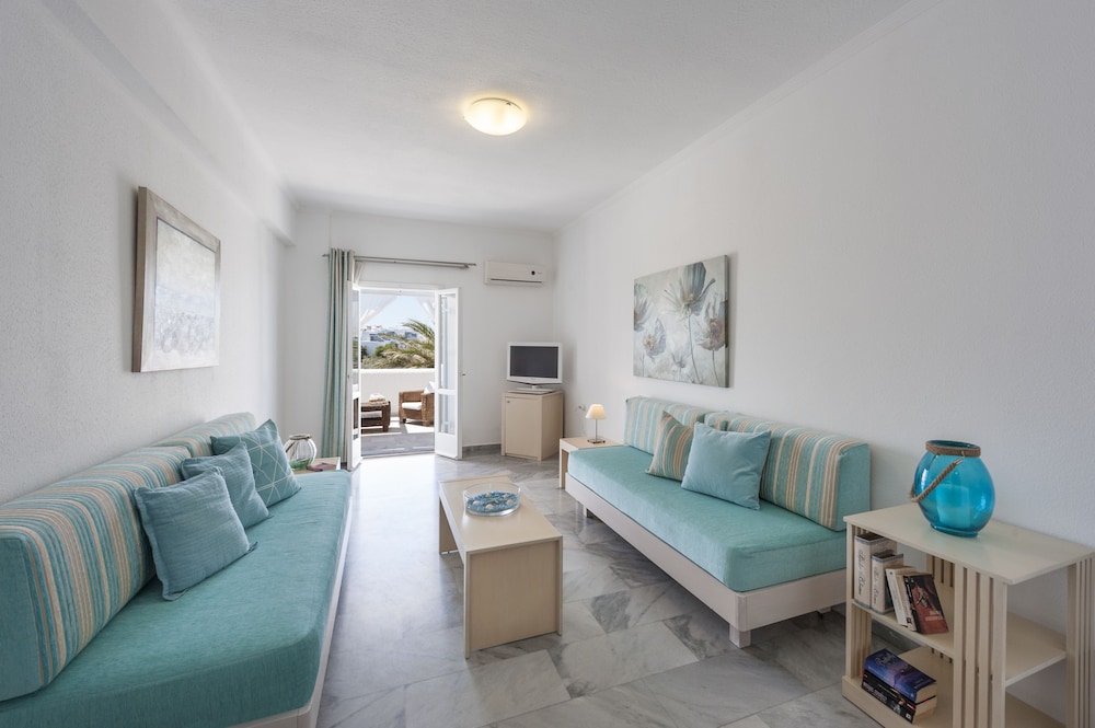 Narges Hotel 27/50