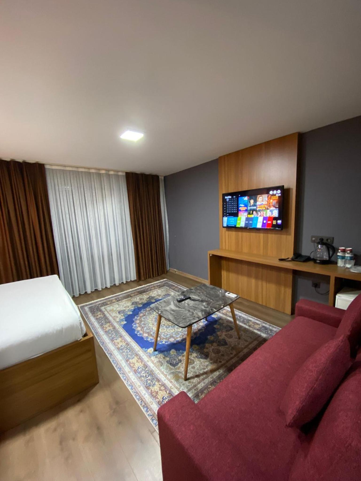 F&B Suite 8/19