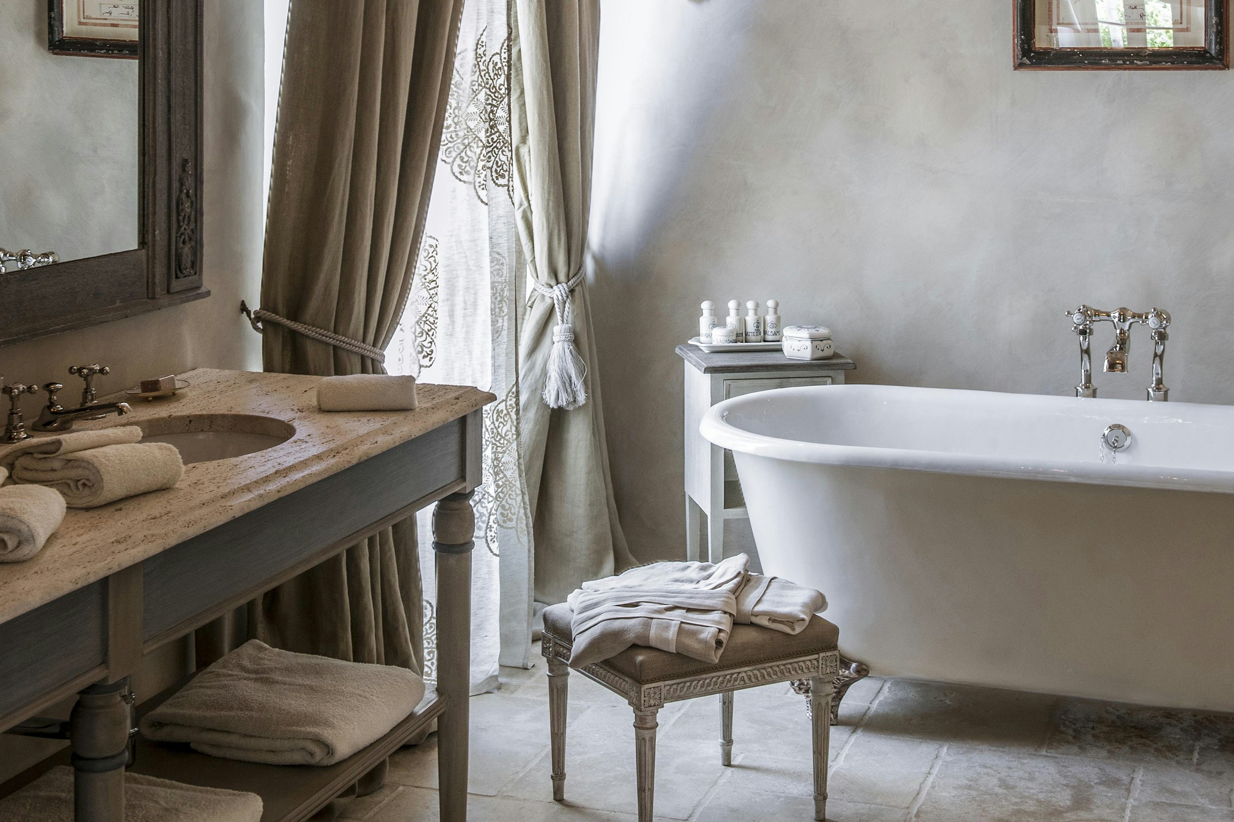 Relais Borgo Santo Pietro 49/50