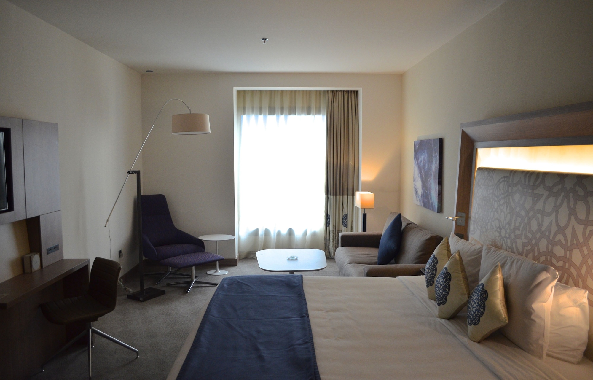 غرفة ديلوكس بسريرين منفصلين مع أريكة، نوفوتيل جدة(Novotel Jeddah Tahlia) 6/10